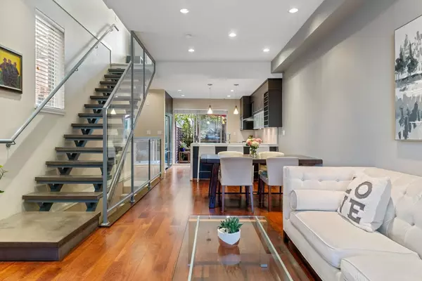Vancouver, BC V6K 2A4,2168 W 8th AVE