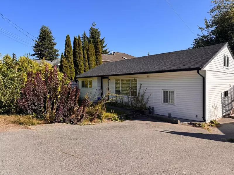 10852 140 ST, Surrey, BC V3R 3G2