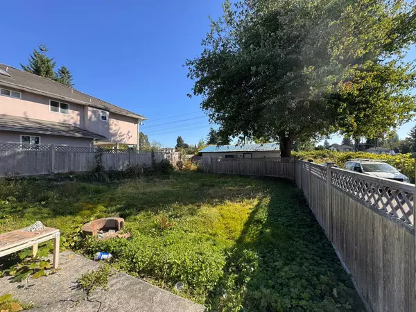 Surrey, BC V3R 3G2,10852 140 ST