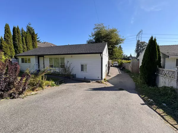 Surrey, BC V3R 3G2,10852 140 ST