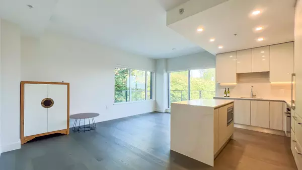 Vancouver, BC V5X 1V5,488 W 58th AVE #402
