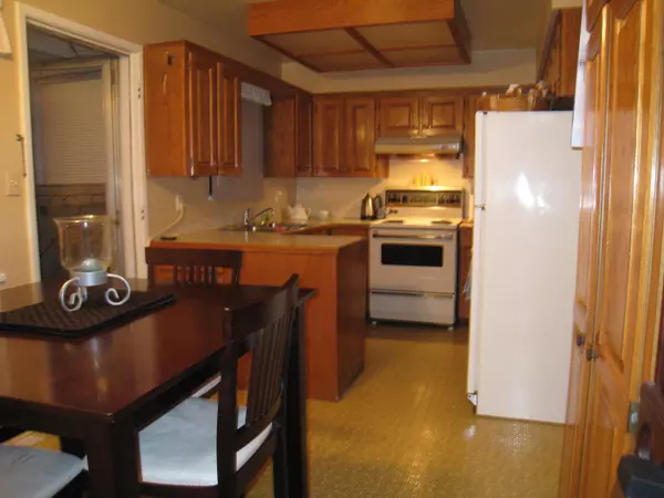 Richmond, BC V7C 2V7,6160 Redfern CRES