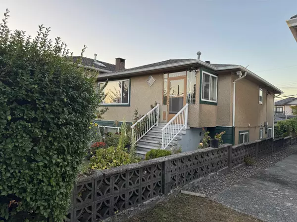 2673 E 22nd AVE, Vancouver, BC V5M 2X6