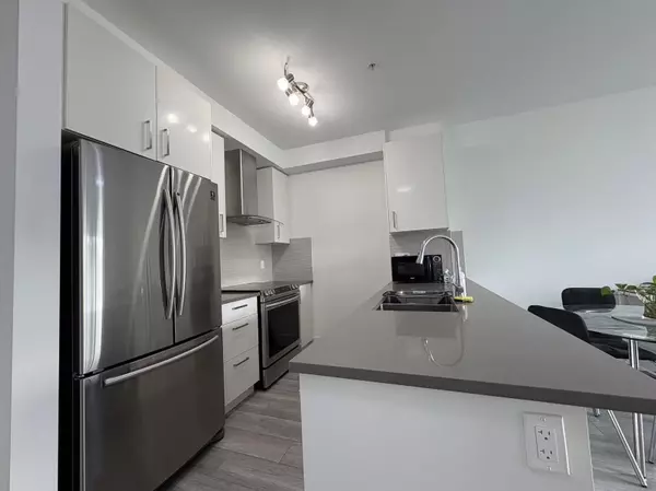 Surrey, BC V3T 0P3,9689 140 ST #406