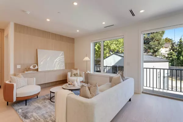 Vancouver, BC V6P 5R4,7176 East Boulevard