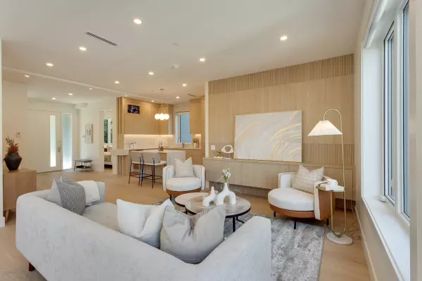 Vancouver, BC V6P 5R4,7176 East Boulevard