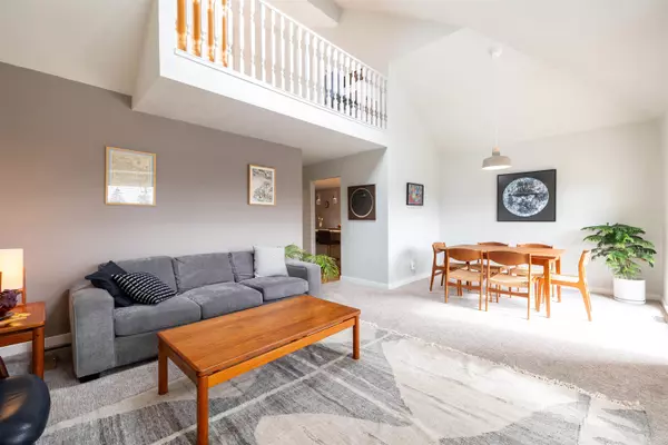 North Vancouver, BC V7R 4V1,5709 Owl CT