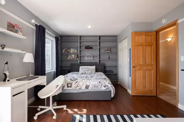 252 Jason RD Bowen Island, BC V0N 1G1