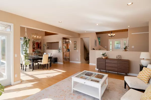 252 Jason RD Bowen Island, BC V0N 1G1