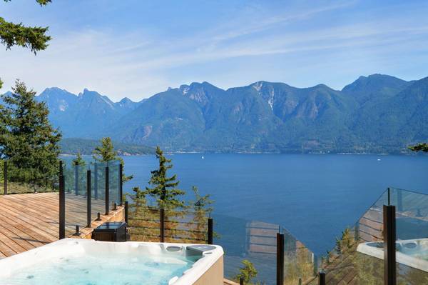 252 Jason RD, Bowen Island, BC V0N 1G1