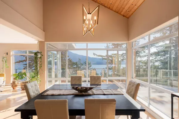 Bowen Island, BC V0N 1G1,252 Jason RD