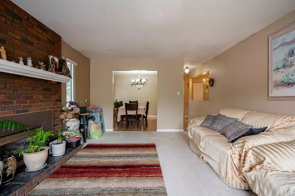 Surrey, BC V3R 8E5,9790 148a ST