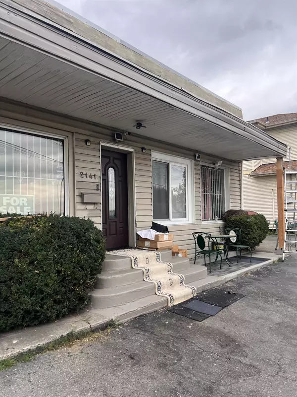 New Westminster, BC V3M 2H2,2141 Marine WAY