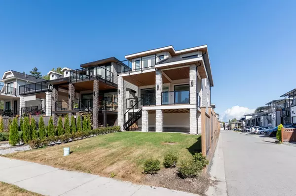 New Westminster, BC V3M 0L1,215 Mabel ST