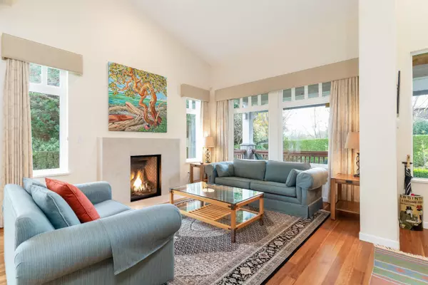 West Vancouver, BC V7V 3X6,1510 19th ST