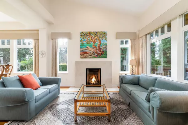 West Vancouver, BC V7V 3X6,1510 19th ST