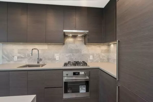 Burnaby, BC V5C 0N8,2108 Gilmore AVE #2304