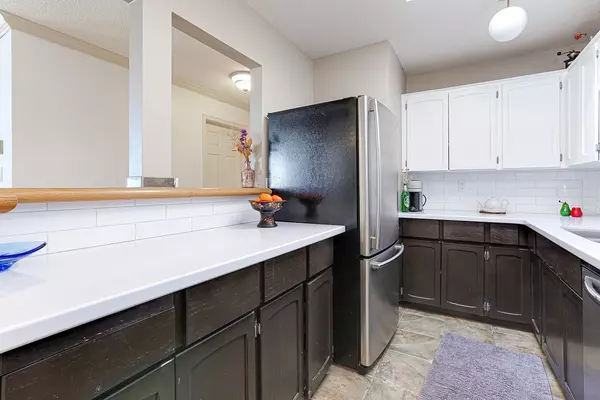 White Rock, BC V4B 3Y1,1354 Winter ST #301