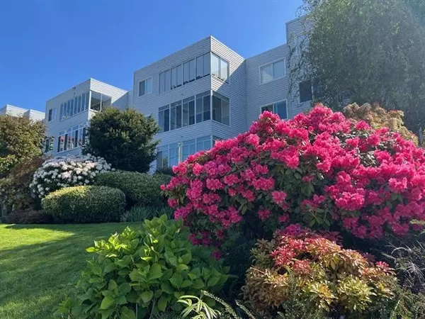 1354 Winter ST #301, White Rock, BC V4B 3Y1