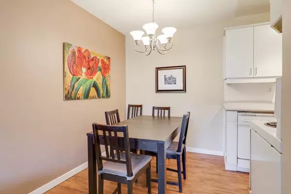 North Vancouver, BC V7L 1B5,330 E 1st ST #302