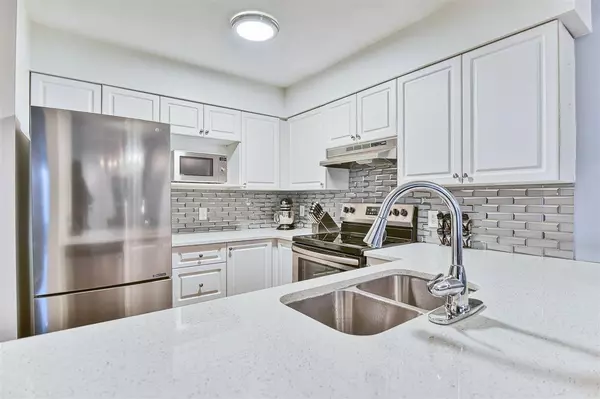 Surrey, BC V3W 0W6,7505 138 ST #112