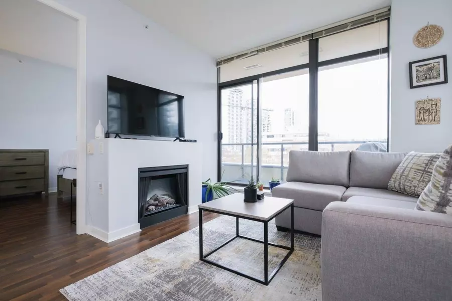 4250 Dawson ST #702, Burnaby, BC V5C 4B1