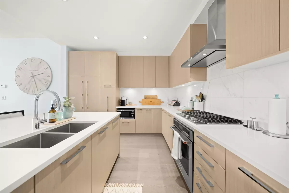 Delta, BC V4K 0E3,5535 Admiral WAY #227