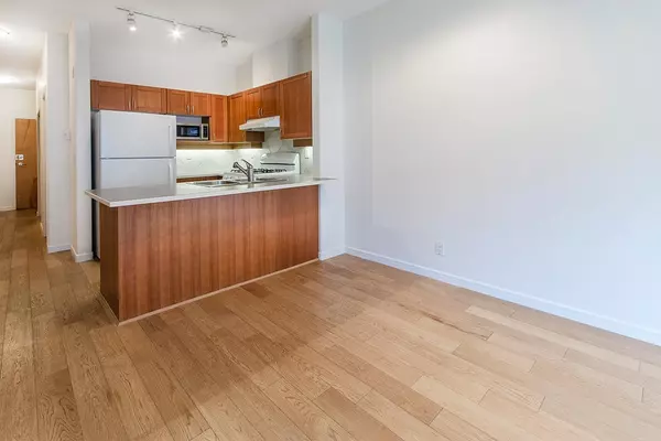 Vancouver, BC V6K 4T6,2688 Vine ST #305