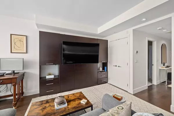 White Rock, BC V4B 0A2,1473 Johnston RD #905