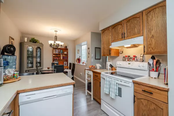 Maple Ridge, BC V2X 9W7,11578 225 ST #103