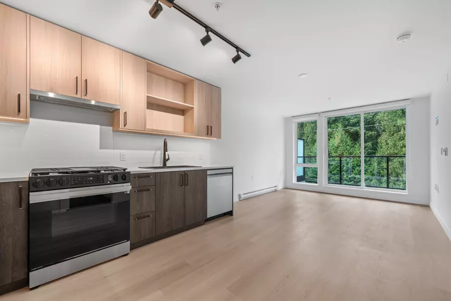 1100 Clarke RD #402, Port Moody, BC V3H 0N3