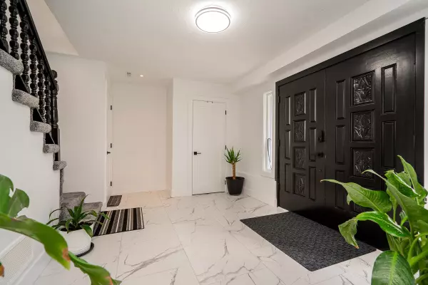 Surrey, BC V3S 1T7,17233 60 AVE