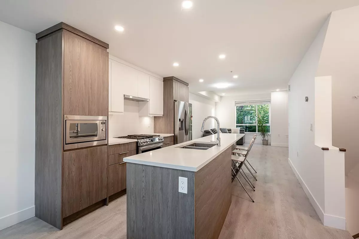 Langley, BC V3A 0M2,19749 55 AVE #22