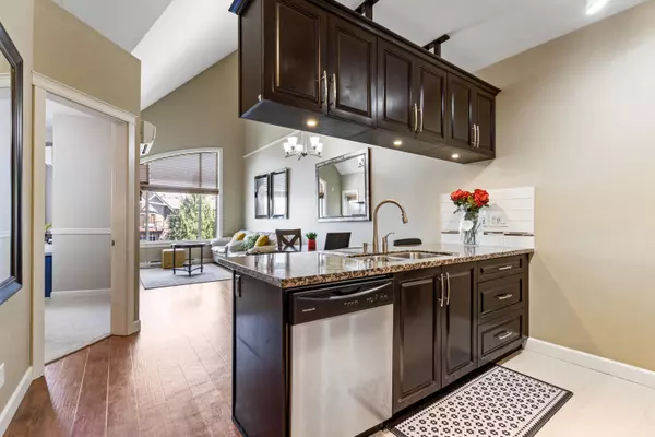 Langley, BC V2Y 0L2,8288 207a ST #542