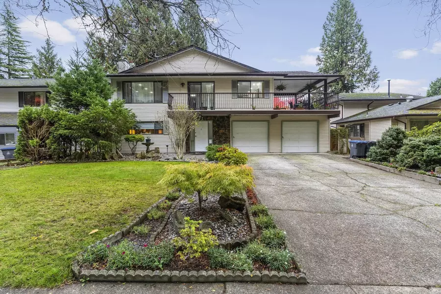 14498 92 AVE, Surrey, BC V3R 7L2