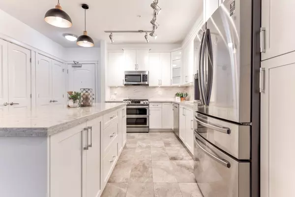 8526 202b ST #206 Langley, BC V2Y 3L3