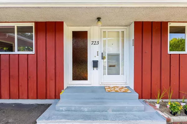 North Vancouver, BC V7R 1Z9,723 Handsworth RD