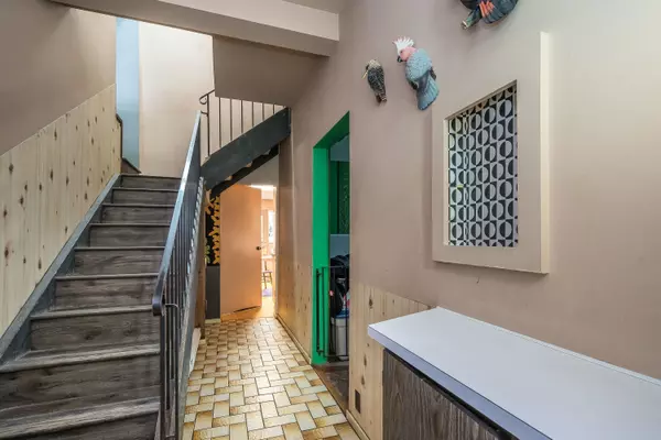 New Westminster, BC V3L 3J4,367 Alberta ST