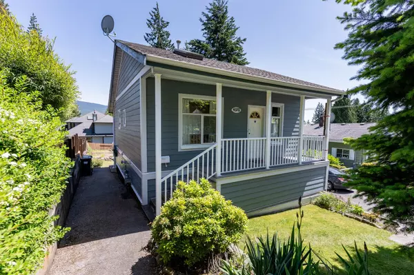 4370 Mountain HWY, North Vancouver, BC V7K 2K2