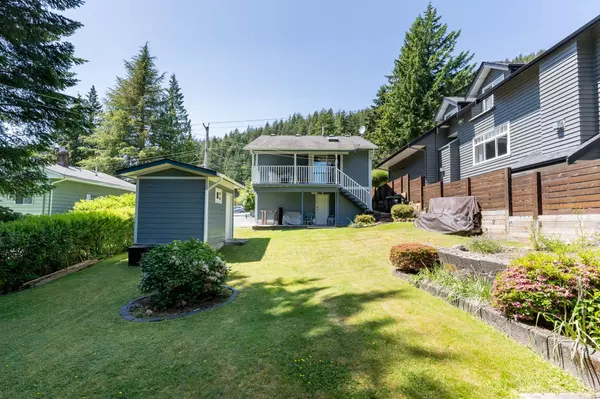 4370 Mountain HWY, North Vancouver, BC V7K 2K2