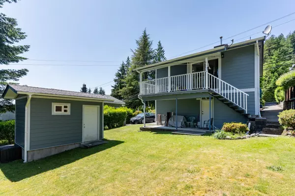 4370 Mountain HWY, North Vancouver, BC V7K 2K2