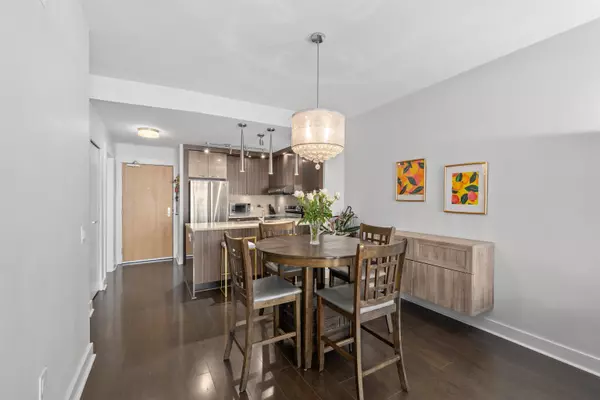 North Vancouver, BC V7M 0C6,733 W 14th ST #305