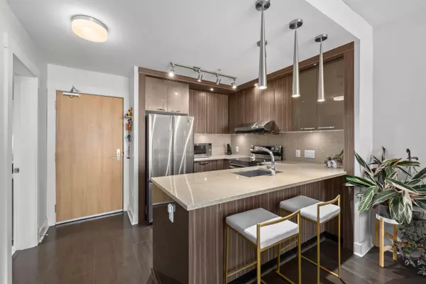 North Vancouver, BC V7M 0C6,733 W 14th ST #305