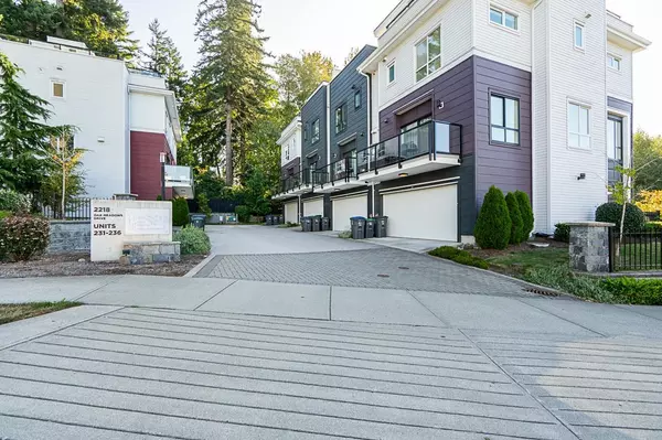 Surrey, BC V3Z 0W6,2218 Oak Meadows DR #235