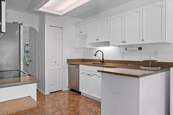 Chilliwack, BC V2R 5L7,46360 Valleyview RD #100