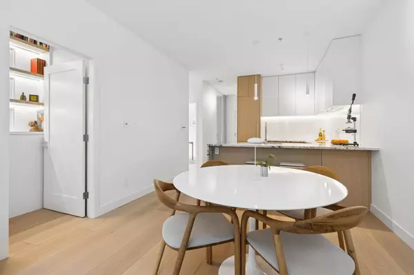 Vancouver, BC V6E 1J9,1388 Nelson ST #302