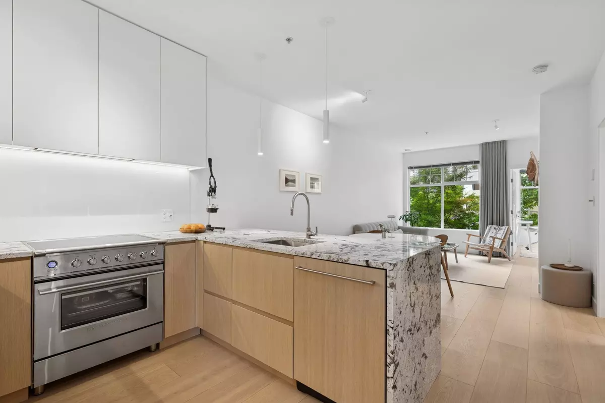 Vancouver, BC V6E 1J9,1388 Nelson ST #302