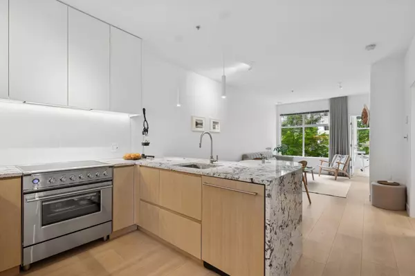 1388 Nelson ST #302, Vancouver, BC V6E 1J9