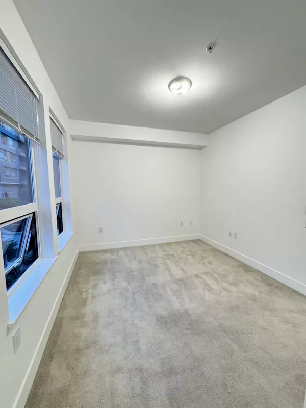 Burnaby, BC V5A 0E9,9228 Slopes Mews #306