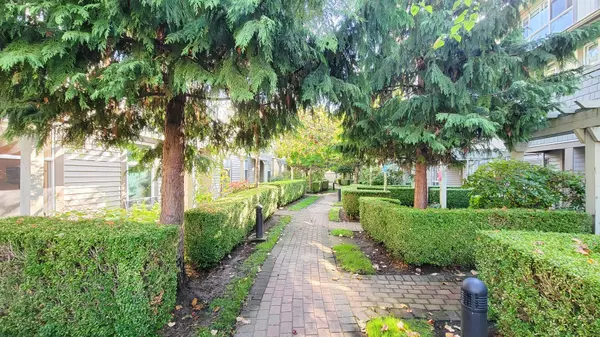 Surrey, BC V3R 3S6,15353 100 AVE #47